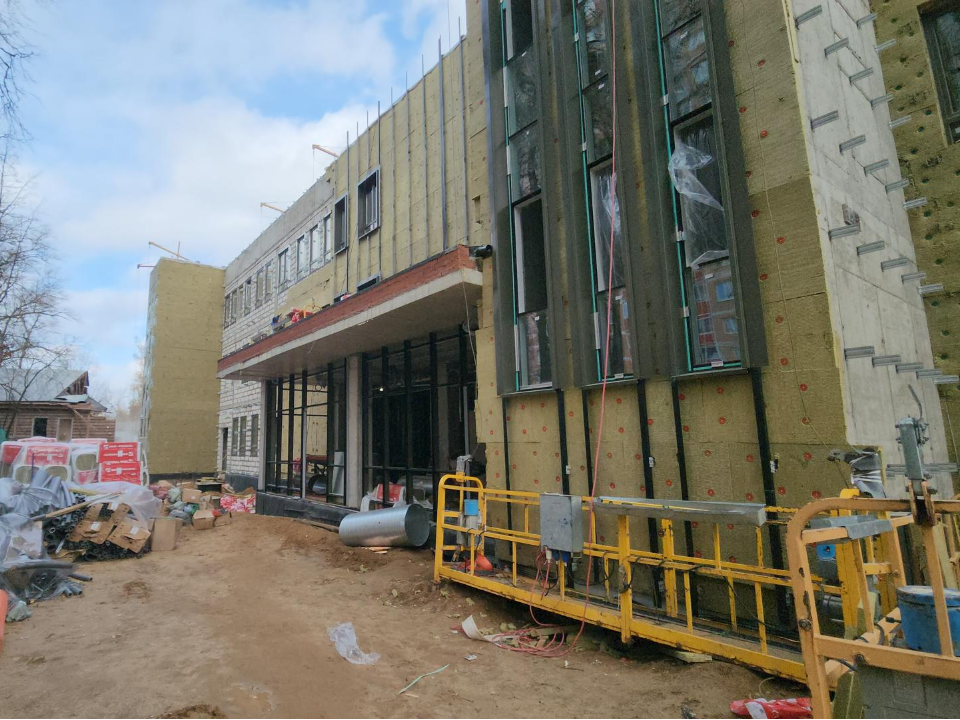 Здание психоневрологического диспансера готовят к чистовой отделке