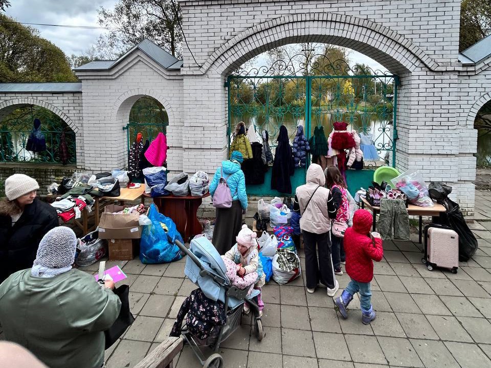 Детские коляски, одежда и посуда обрели новых хозяев на благотворительной «Дармарке» в Пушкино