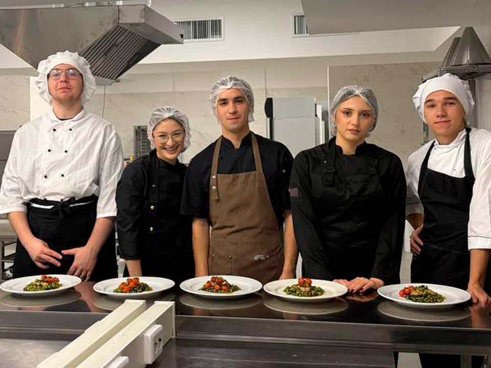 В Солнечногорске студенты научились готовить треску, как в дорогом ресторане