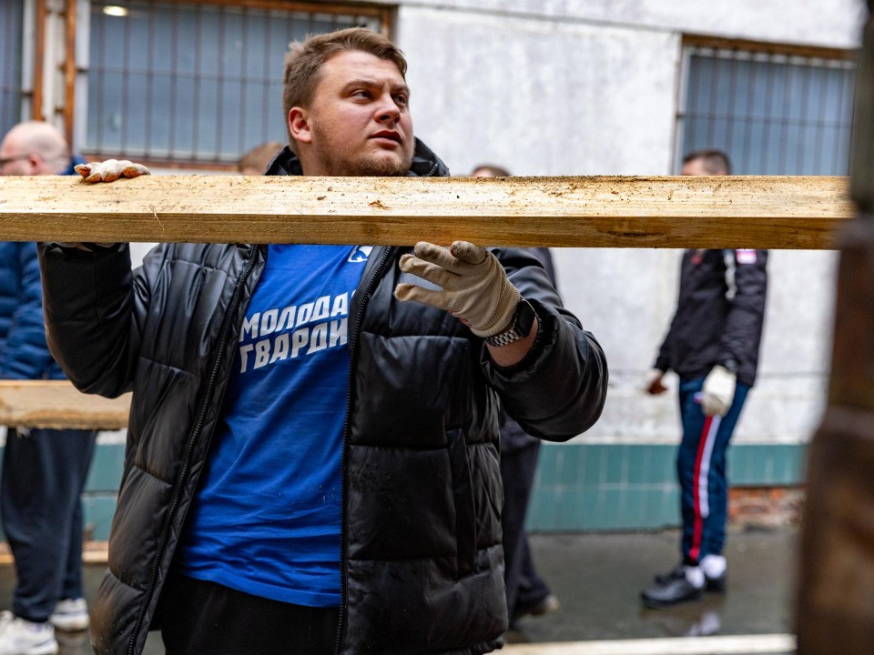 Сетка-рабица и доски для фронта: Орехово-Зуево помогает строить укрепления в зоне СВО