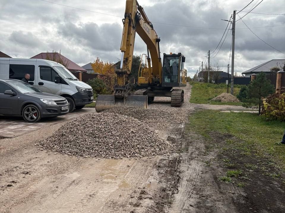 В Серпухове ремонтируют дороги на улицах Семейной и Полевой