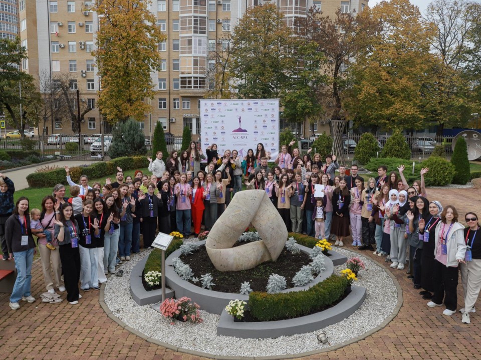 От уравнений к медалям: ученицы из Долгопрудного и Физтех‑лицея победили в математической битве умов на олимпиаде «Ассара»