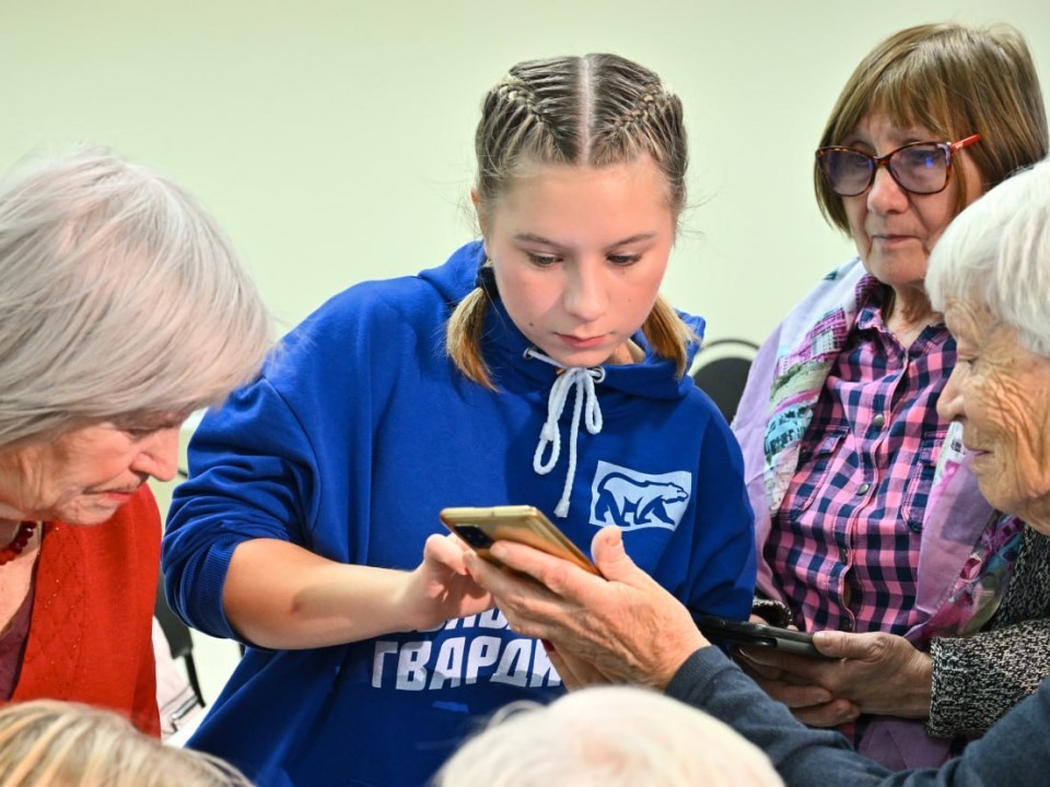 Герои не носят плащей: волонтеры Подмосковья меняют жизнь вокруг. Куда обратиться, чтобы помочь фронту, детям или животным?