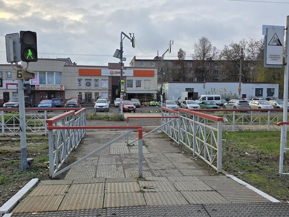 На станции в Песках открыли пешеходный «лабиринт безопасности»