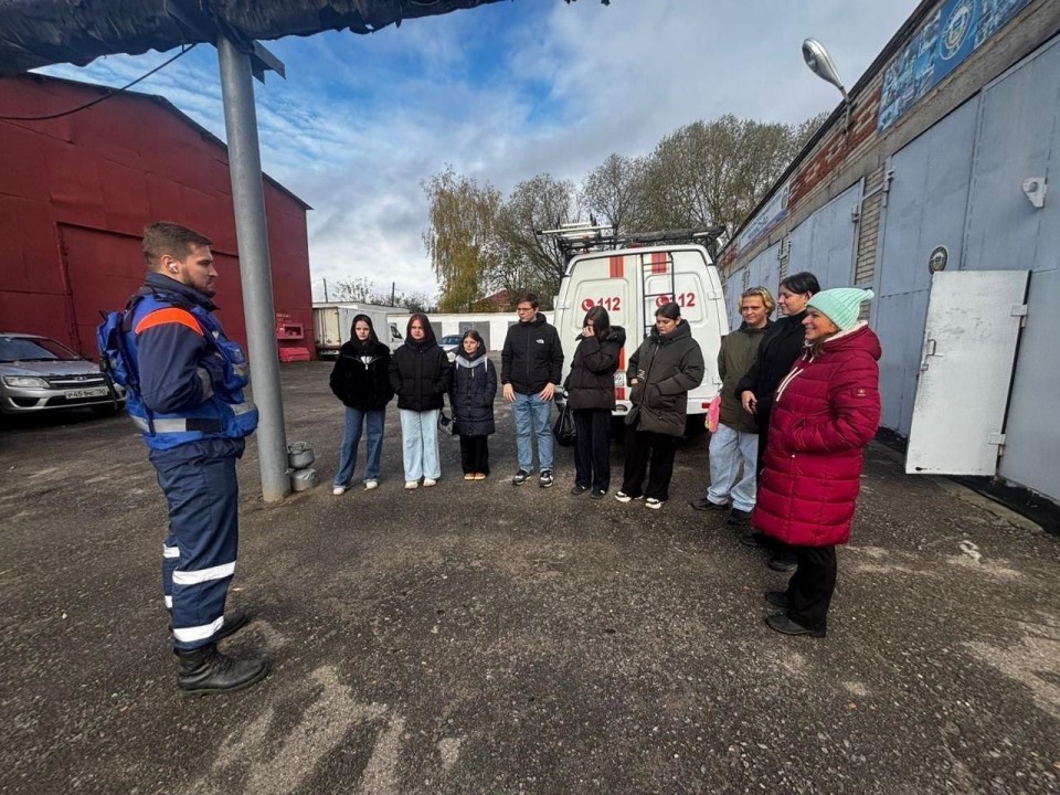 Студенты Чехова побывали в гостях у диспетчеров службы 112