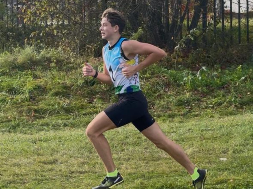 Электростальский лыжник вошел в четверку сильнейших на областном легкоатлетическом кроссе