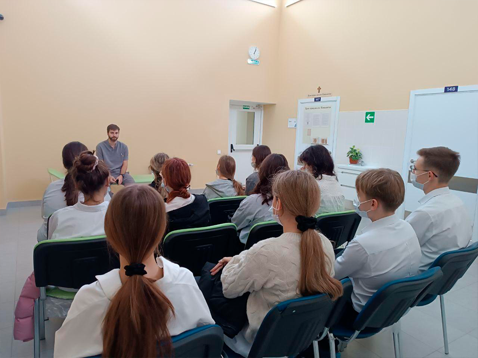 Новый опыт для школьников: щелковские врачи поделились подробностями своей работы