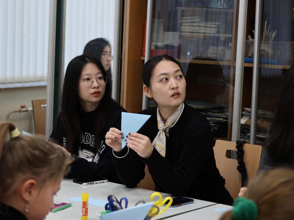 Китайские студенты МПГУ сделали оригами вместе с люберецкими школьниками