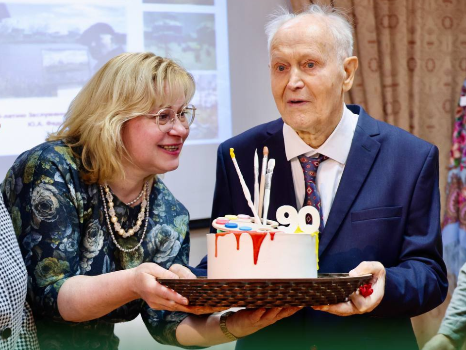 Картины 90-летнего художника из Павловского Посада украшают корейские частные галереи