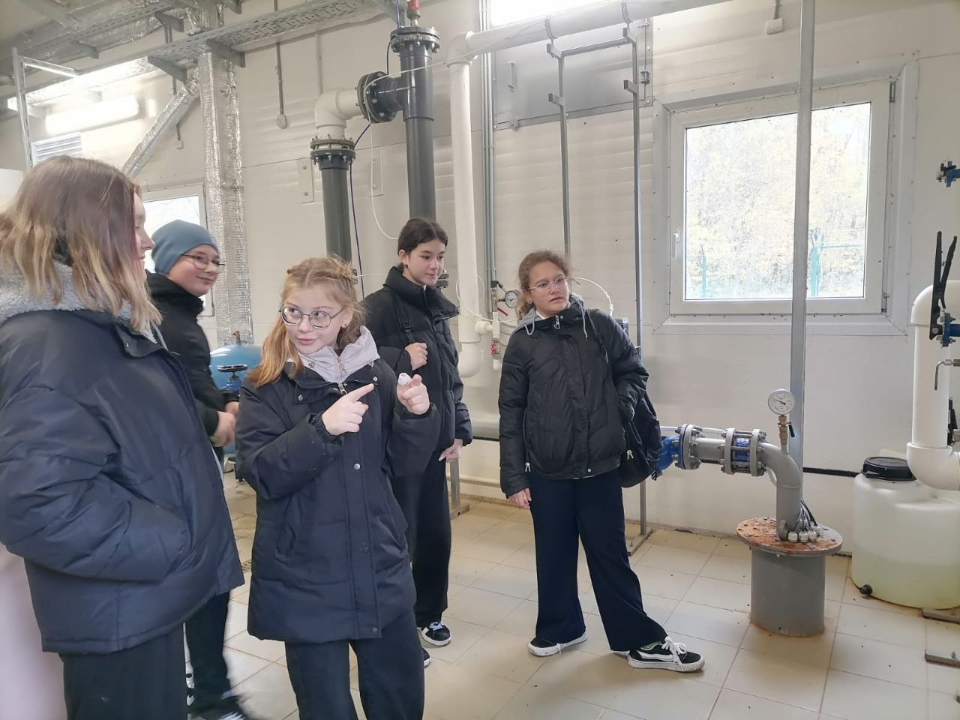 Школьники округа заглянули «за кулисы» скважин и труб