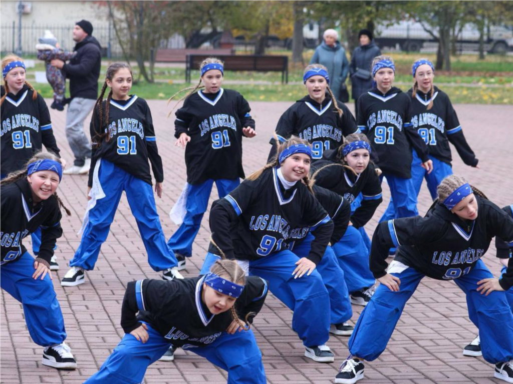 Олимпийский огонь и детские медали: как прошел семейный спортивный праздник в Климовске