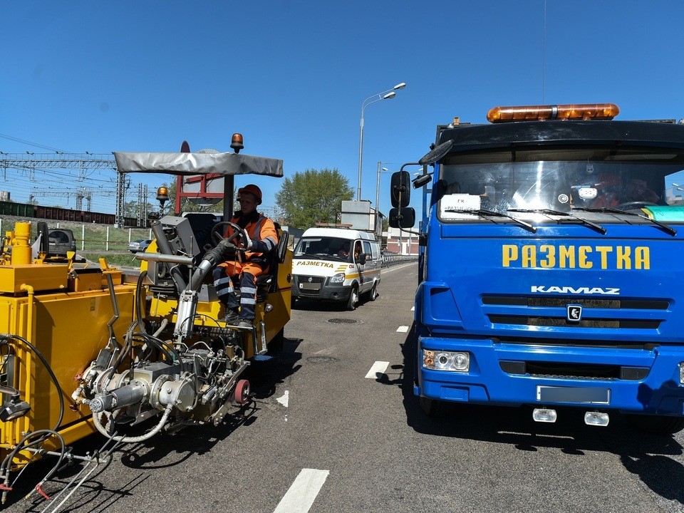 В 5 мкр-не перекресток станет безопаснее для водителей с новой разметкой