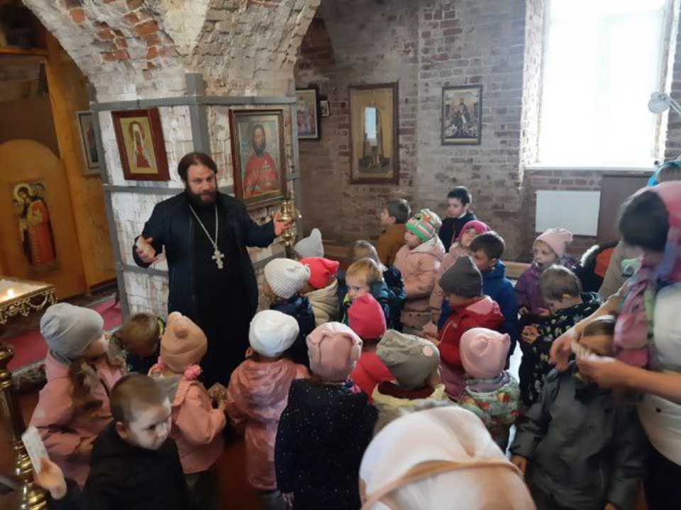 Для волоколамских дошколят устроили экскурсию в старинный храм
