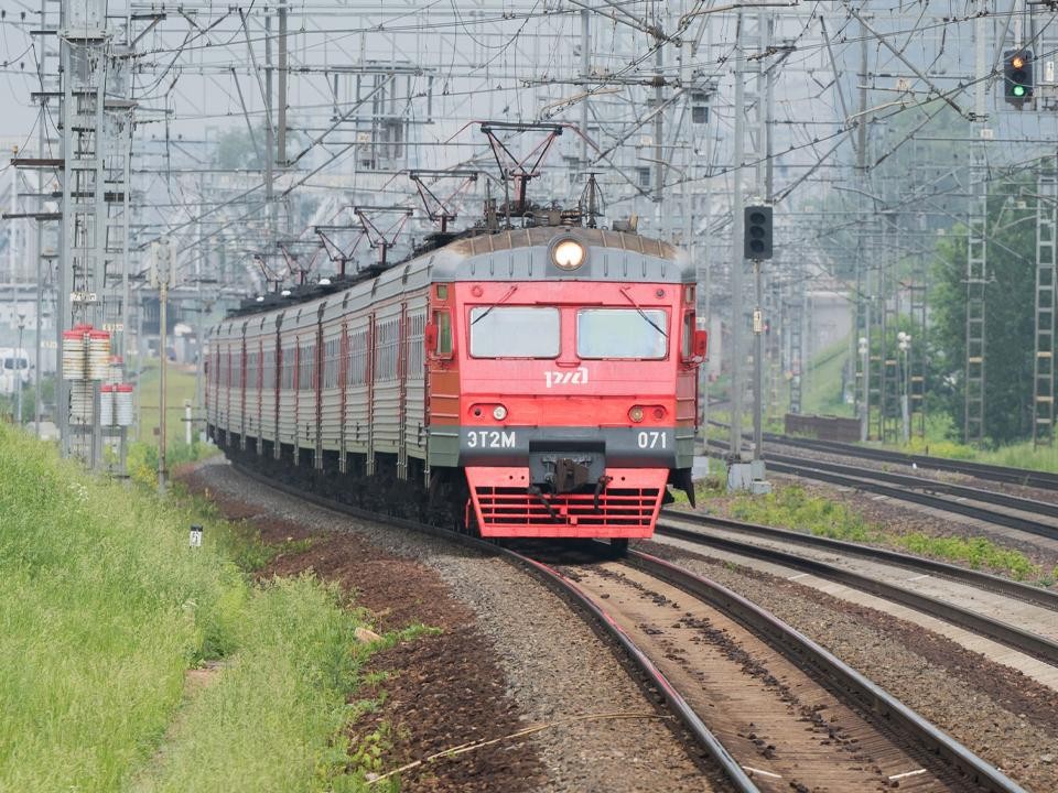 В Сергиевом Посаде автомобиль столкнулся с тепловозом