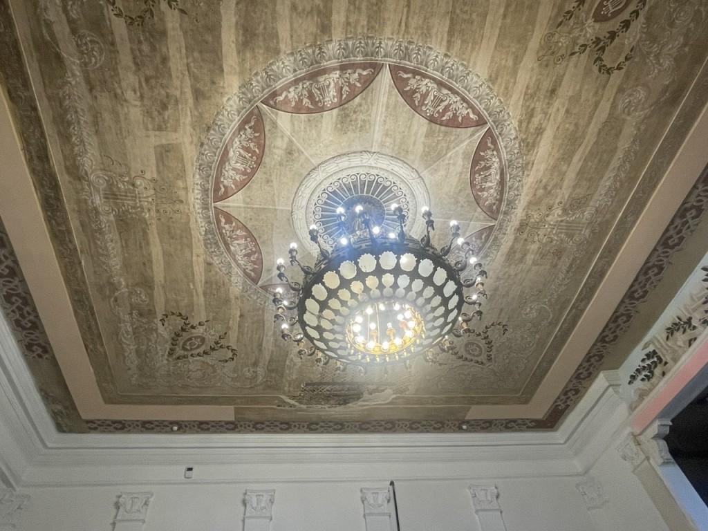 Исторические потолки сохранили в Дороховском Доме культуры