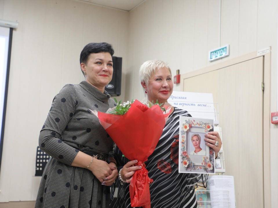 Презентация книги Нины Поповой «Присягая на верность весне» прошла в Балашихе