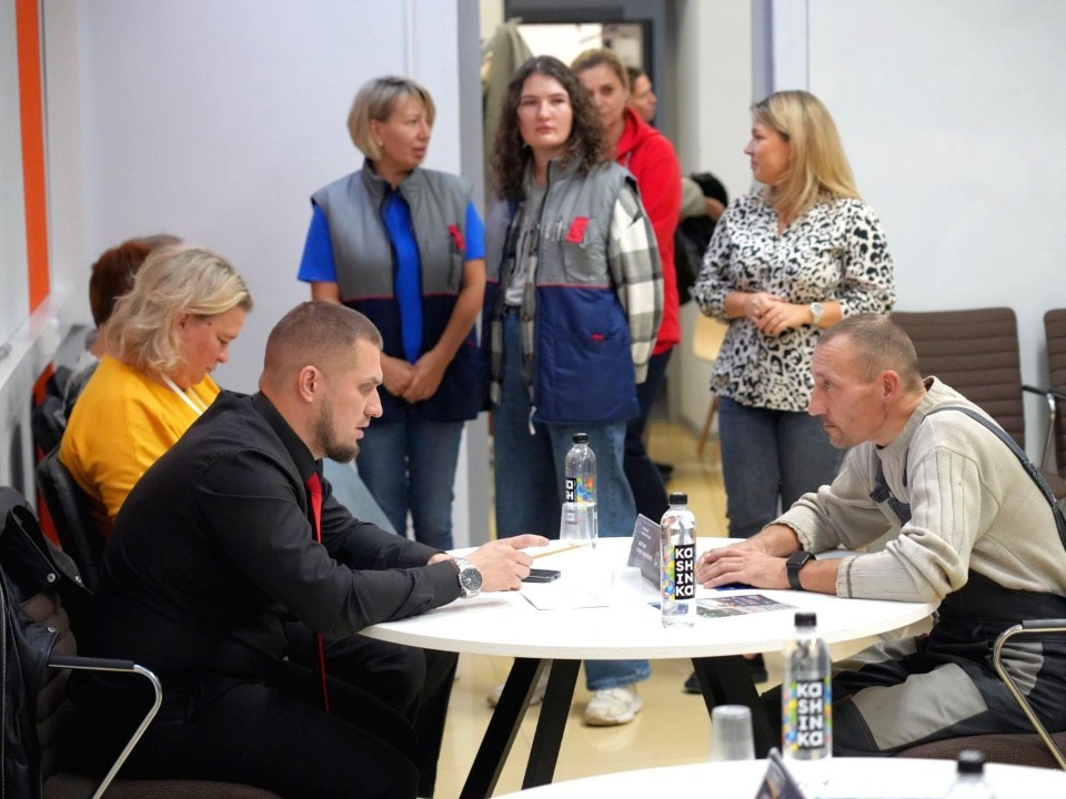 Проблему с электричеством на заводе в Игнатово решат после жалобы работников