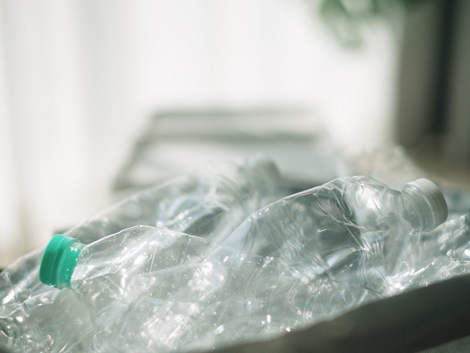 В электричках на Ярославском направлении заметили мусорные корзины