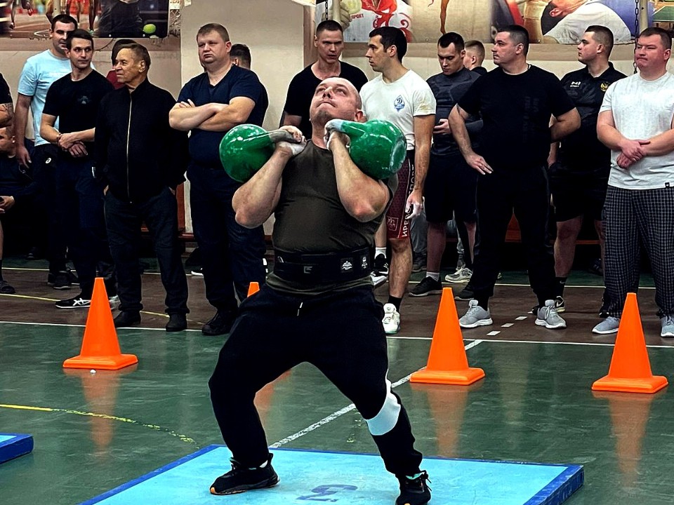 Рузские полицейские стали участниками турнира по гиревому спорту