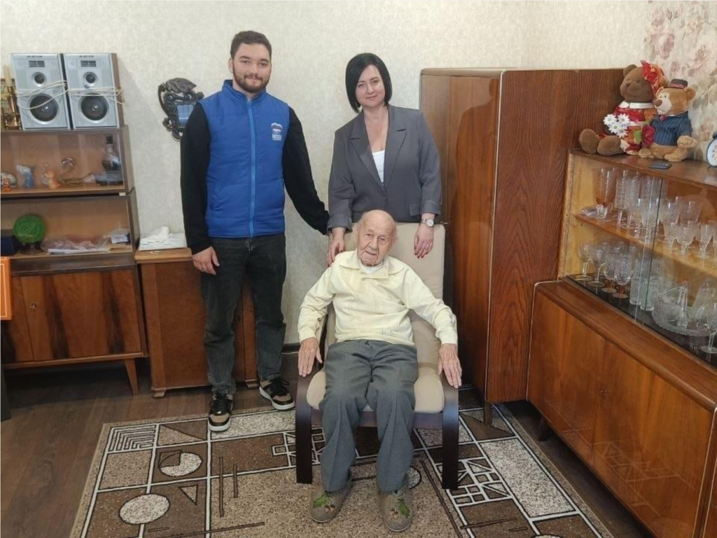 Фрязинское отделение «Единой России» помогло фронтовику с приобретением нового кресла