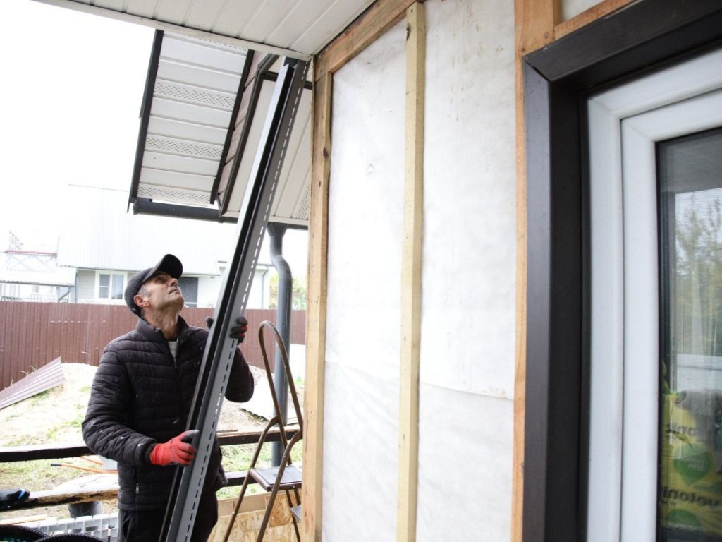 Новые стены, фасады и окна: как сейчас выглядят дома после атаки БПЛА в Воскресенске