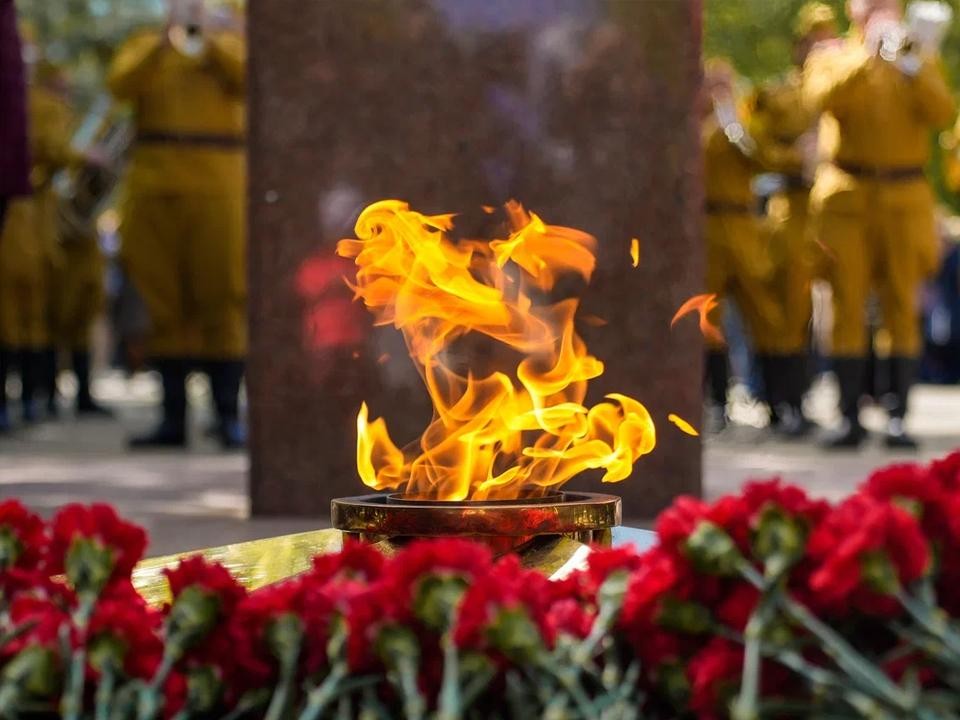 Министры обороны РФ и КНДР открыли памятник в Одинцове