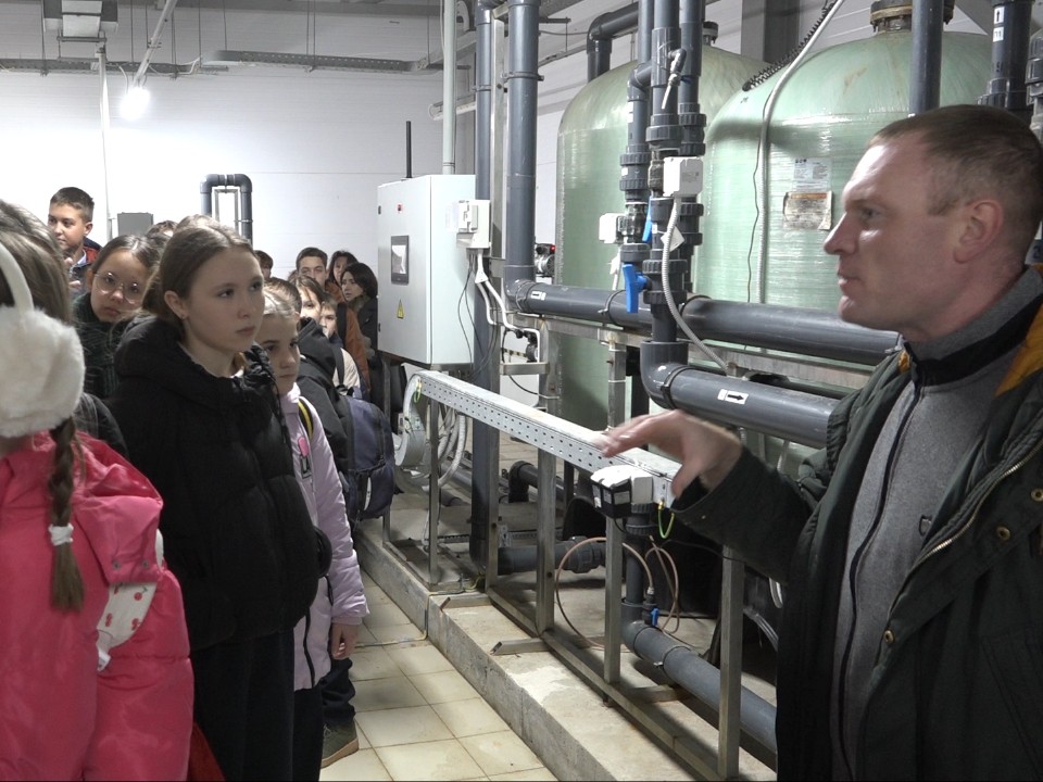 Школьники Власихи побывали за кулисами городского водоснабжения