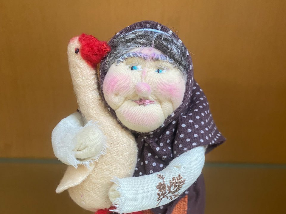 Посмотреть на ватных кукол с душой можно на новой выставке в библиотеке