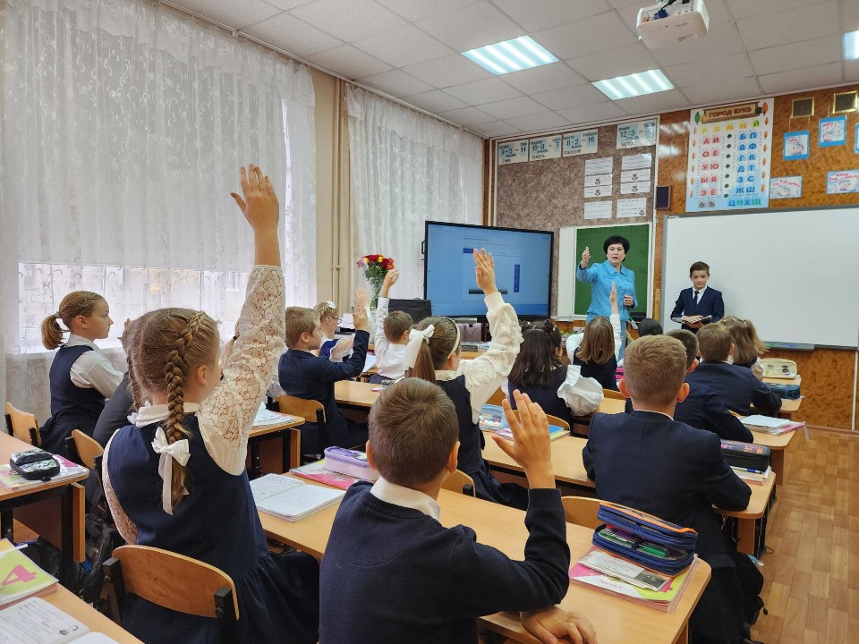 Учитель начальных классов из Электростали отметила 41 год работы по специальности