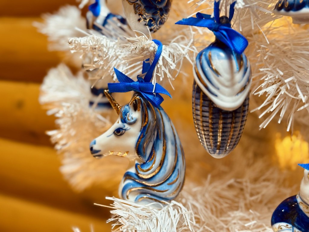 Эти елочные игрушки покупают за три месяца до Нового года: идеальные подарки