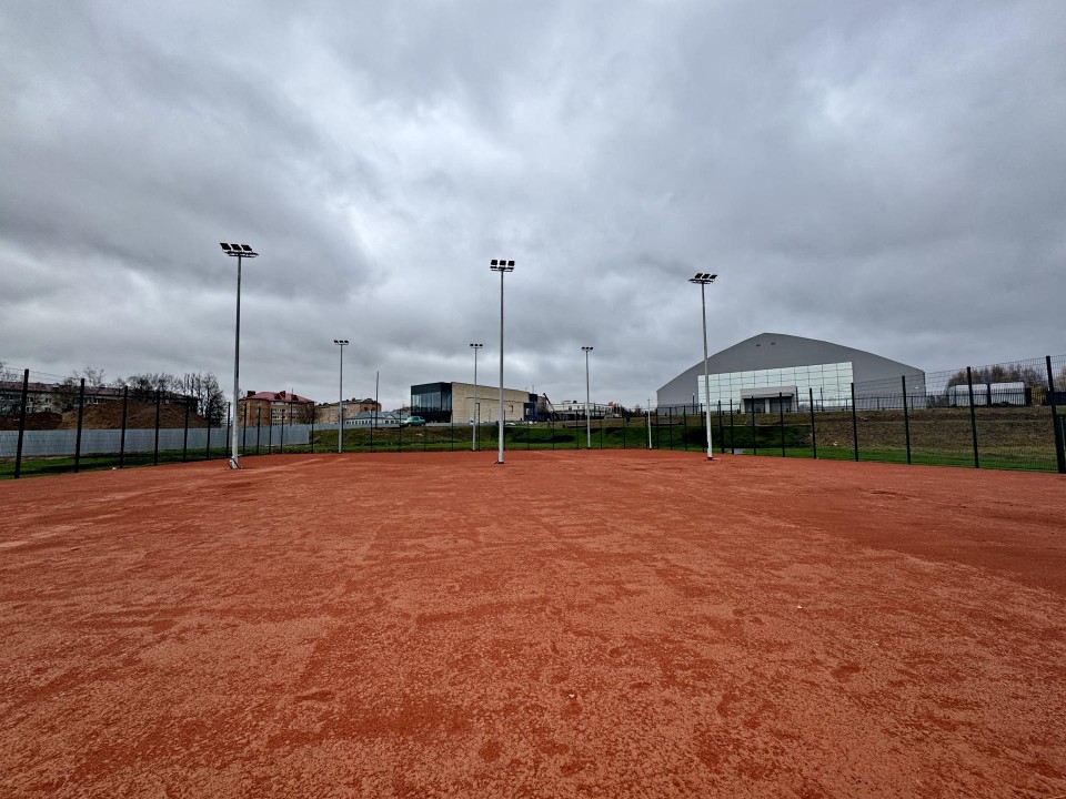 Три новых теннисных корта на улице Базаева откроют этой осенью