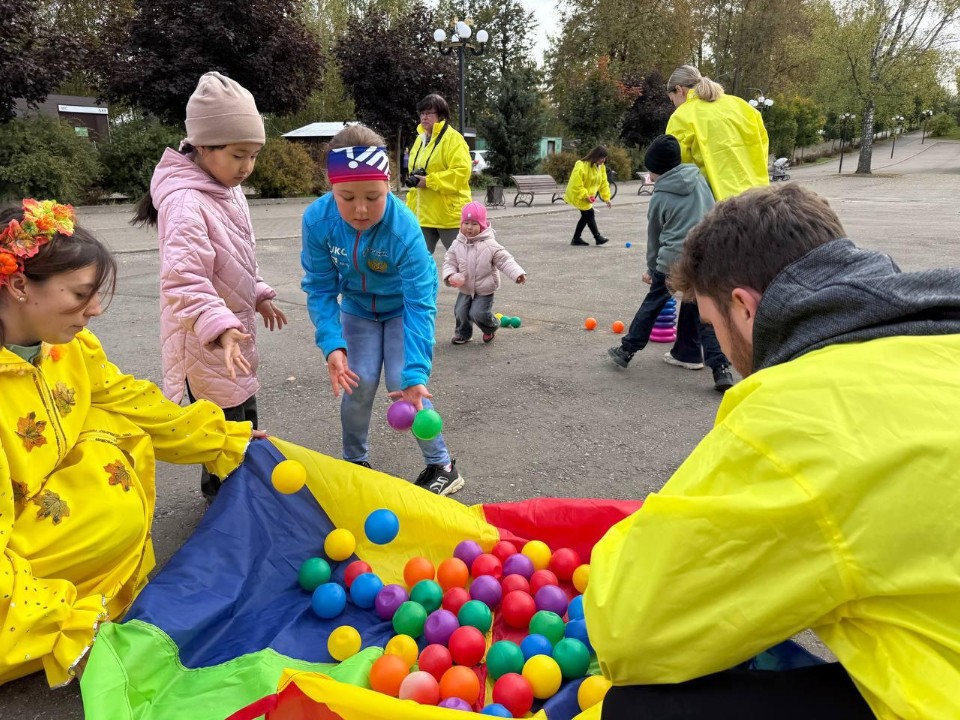 Жителей Дмитрова пригласили зарядиться настроением на уикенд в парках
