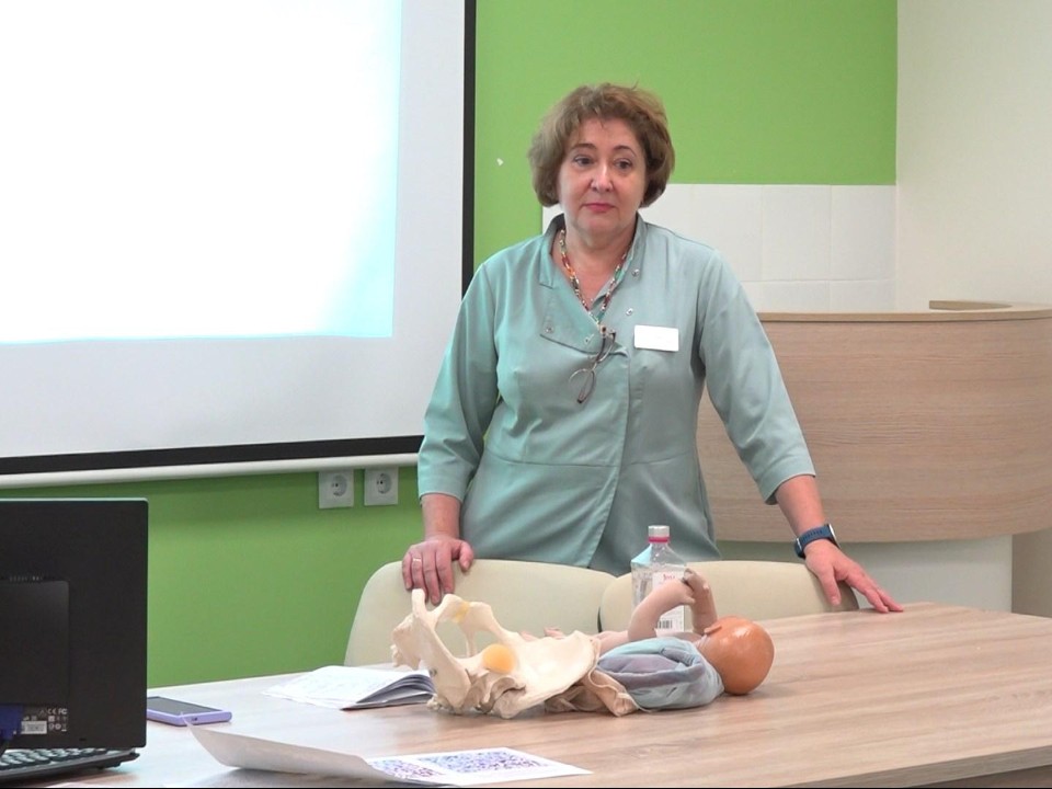 Центр материнства Раменского пригласил на еженедельные занятия для будущих родителей