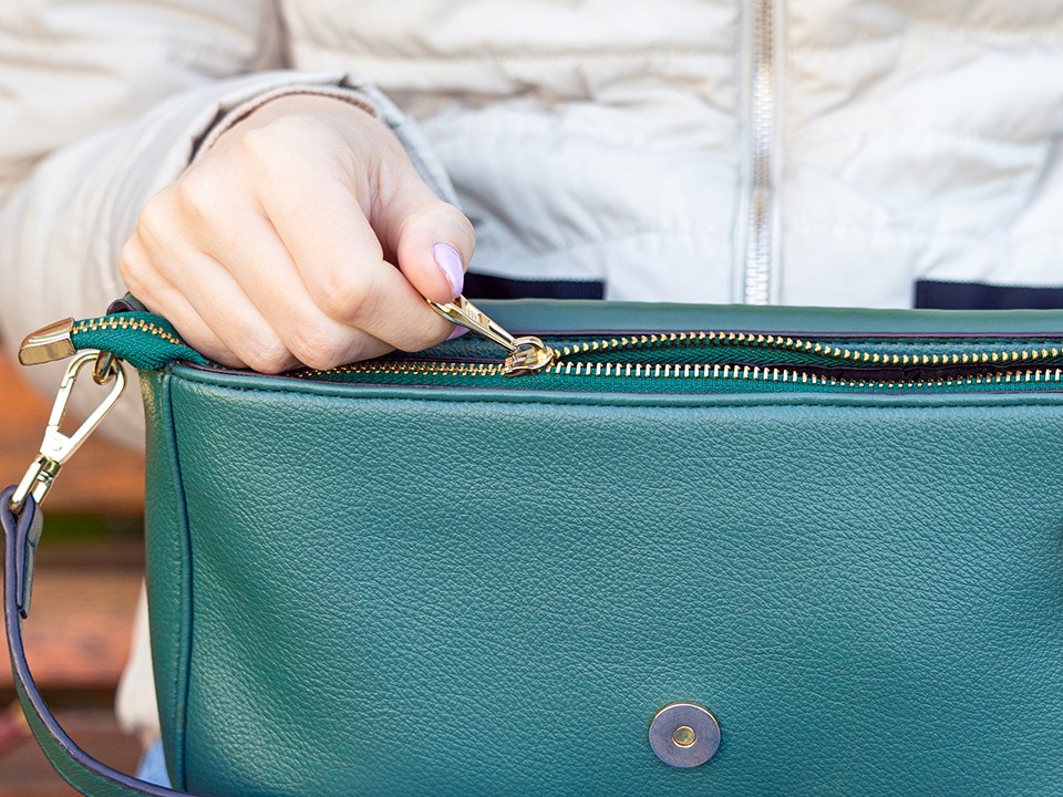 В Орехово-Зуеве женщина лишилась паспорта и водительских прав, доверив сумку ребенку