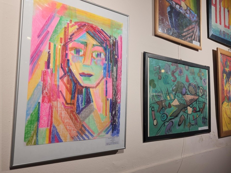 В Орехово-Зуеве открыли выставку детских работ, посвященную авангардному искусству