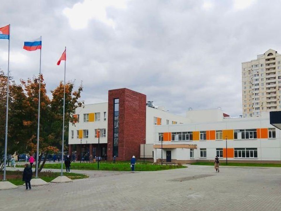 Новый корпус гимназии в Долгопрудном подключили к электросетям