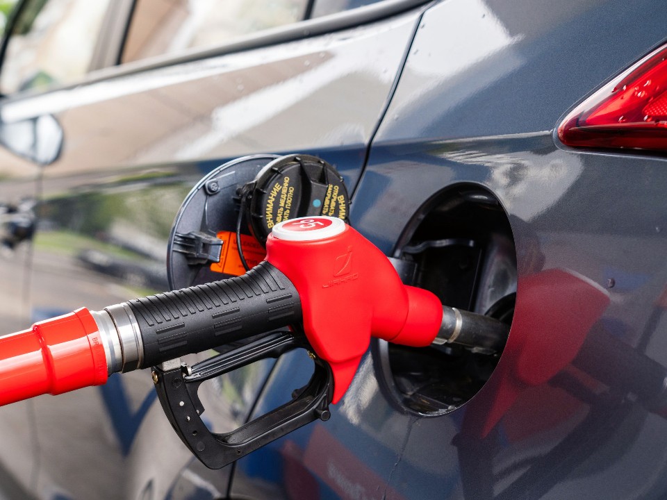 Волосы как угроза: какие риски могут возникнуть на заправке из-за прически