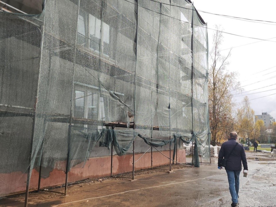 В доме на Октябрьской улице начался капитальный ремонт