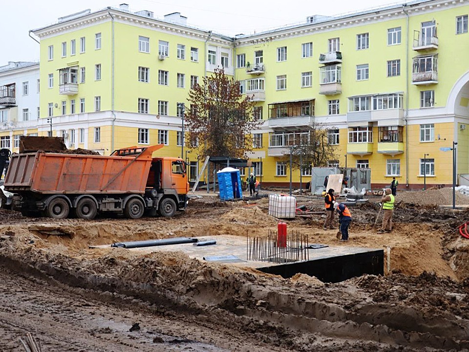 Монтаж камеры фонтана-спутника завершили на проспекте Победы