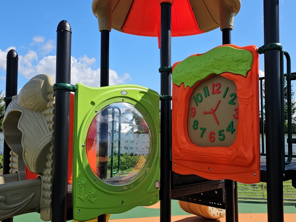 Где по Луховицам за год установили современные детские площадки