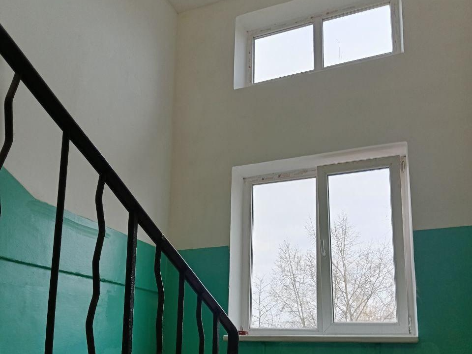 В подъезде дома на Фабричной в Калининце завершили ремонт