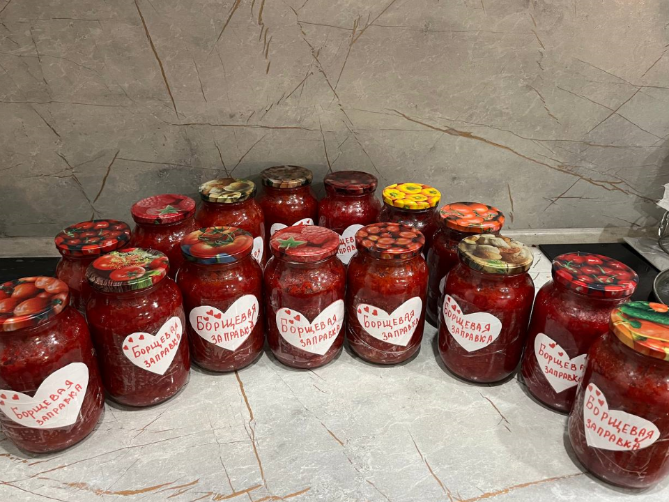 От супов до носков: в Можайске собирают посылки бойцам СВО ко Дню народного единства