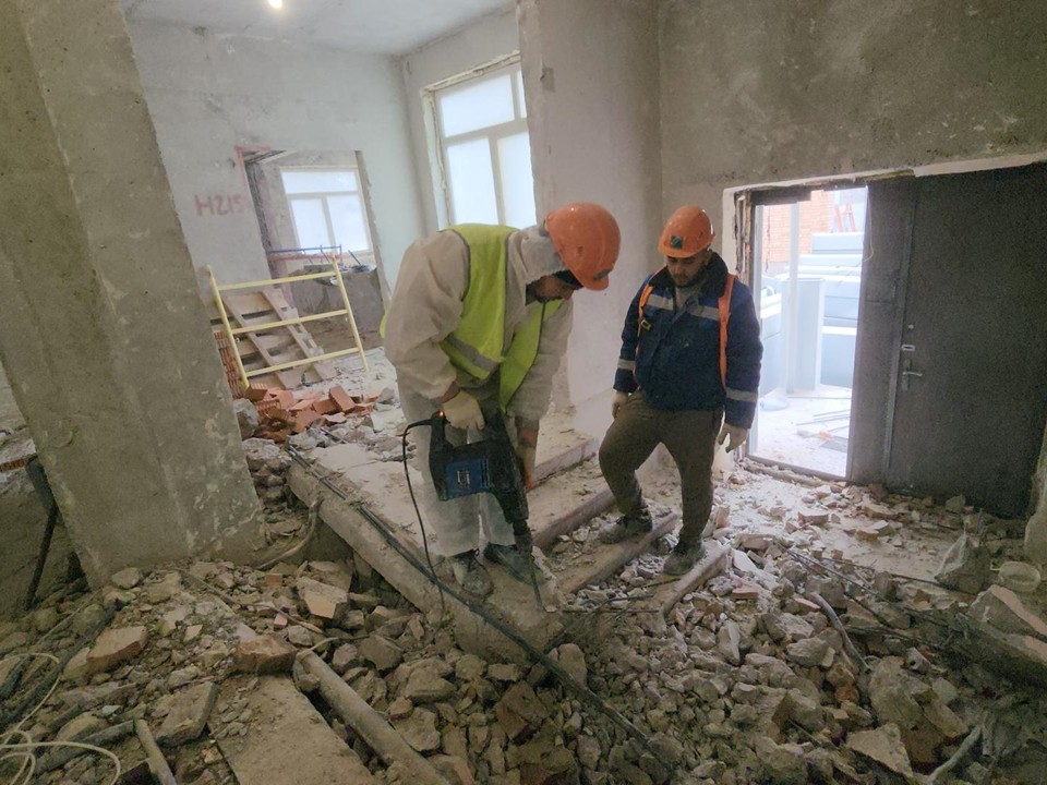 В детском саду «Ласточка» строители завершают демонтаж старых конструкций