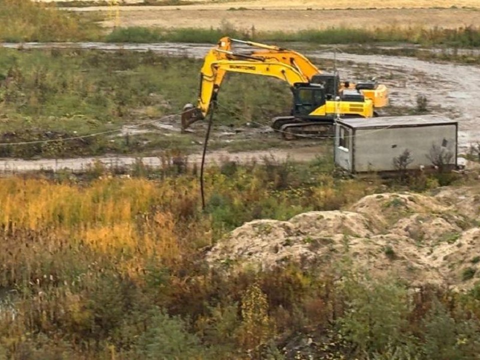 В Дзержинском компания устроила незаконную «песочницу»