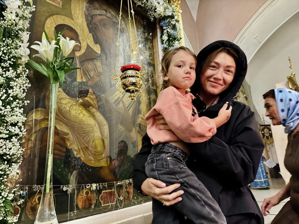 Верующие со всего округа собрались на праздник чудотворной иконы в Раменском