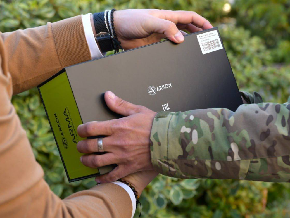 Не за себя, а за батальон: боец из Дмитрова в отпуске организовал поставку тепловизоров на фронт