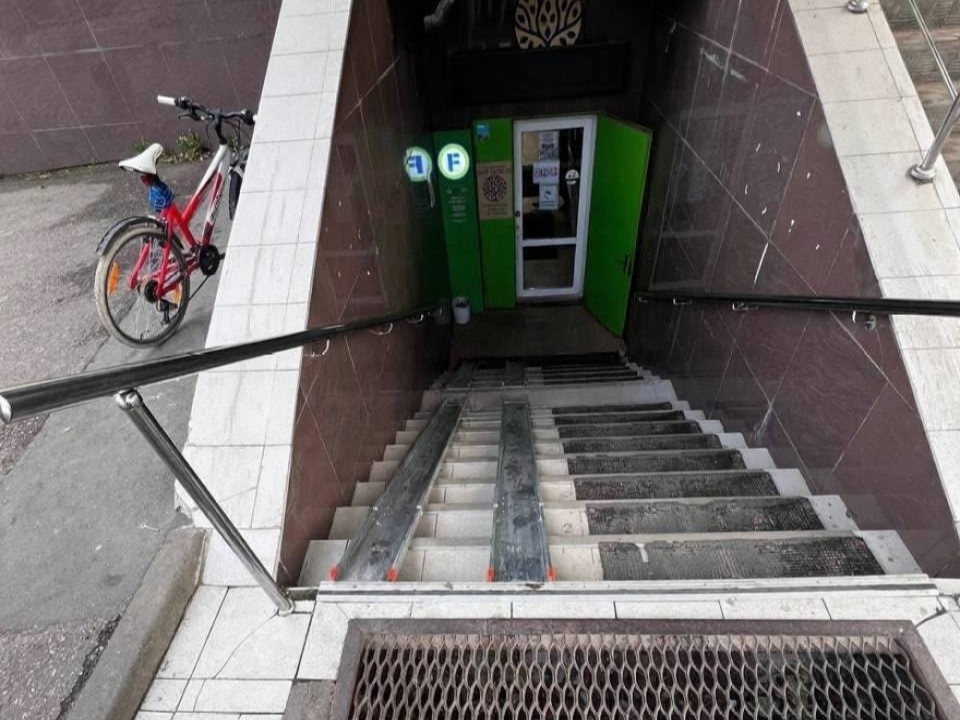 Жители Сергиева Посада нашли бешеный пандус на входе в супермаркет