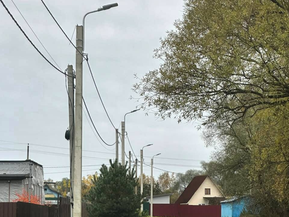 К домам многодетных семей в Атепцеве провели уличное освещение