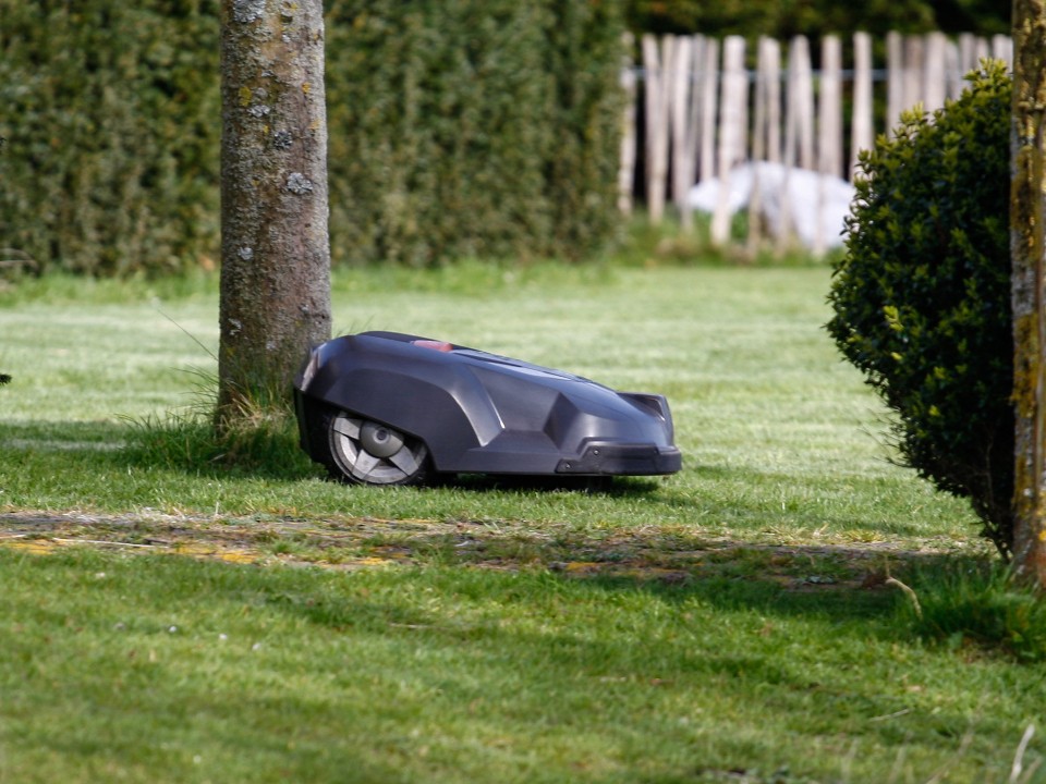 Робот-трансформер будет косить газоны и убирать снег в Балашихе