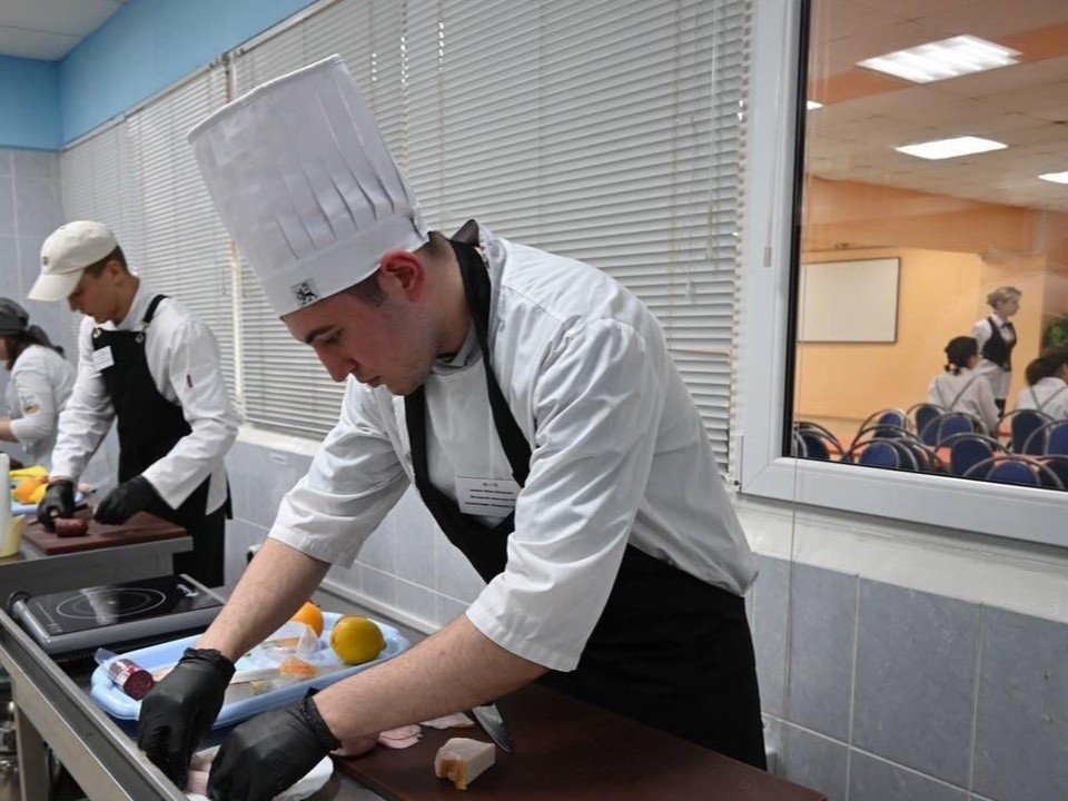 Студент-повар из Раменского колледжа занял второе место на конкурсе профмастерства ЦФО